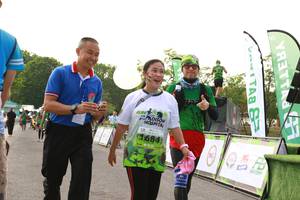 BIB: 1684
                            <button type="button" onclick="openModal(3563919)" class="btn btn-primary btn-sm float-right btn-popup" data-toggle="modal" data-target=".modal-high-quality">
                        <i class="fas fa-shopping-cart"></i> Add to Cart
                    </button>
                                            <button type="button" onclick="isThisMe(3563919, true)" class="btn btn-success btn-sm float-right btn-popup btn-isme hidden" data-toggle="tooltip" data-placement="bottom" title="นี่คือรูปของคุณใช่ไหม คลิกที่นี่เพื่อเอาเข้าอัลบั้ม">
                        <i class="fas fa-plus"></i> Add to album
                    </button>
                    <button type="button" onclick="isThisMe(3563919, false)" class="btn btn-warning btn-sm float-right btn-popup btn-isnotme hidden">
                        <i class="fas fa-ban"></i> Remove from album
                    </button>